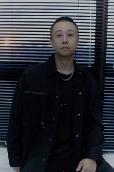 张磊 